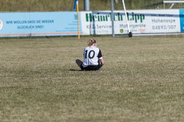Bild 355 - wBJ TuRa Meldorf/Buesum - JFV Luebeck : Ergebnis: 1:0